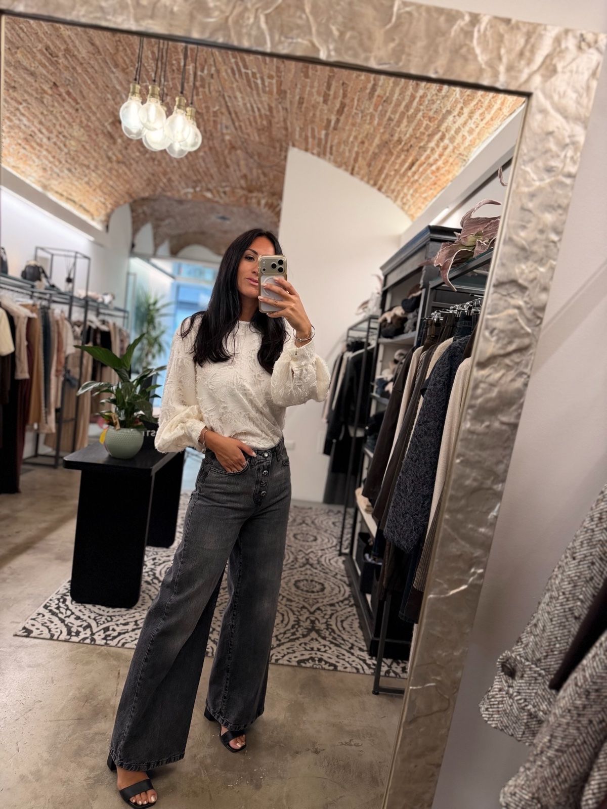 Jeans palazzo bottoni gioiello 1 Jeans palazzo bottoni gioiello