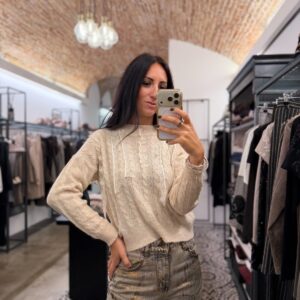 Maglia treccia con pizzo